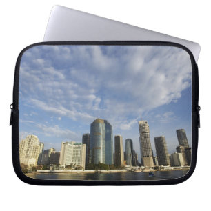 Australien, Queensland, Brisbane, Wolkenkratzer un Laptopschutzhülle