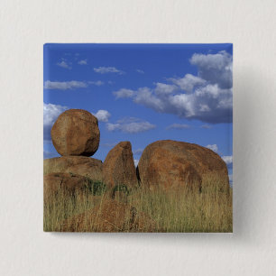 Australien, Teufelsmurmeln. Kugelförmiger Sandstei Button