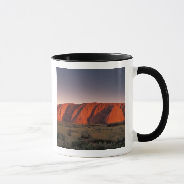 Australien, Uluru Nationalpark. Uluru oder Tasse (Rechts)