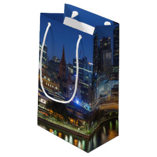 Australien, Victoria, Melbourne, Skyline mit Kleine Geschenktüte