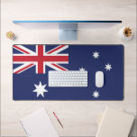 australische Flagge Schreibtischunterlage<br><div class="desc">Eine Schreibtischmatte mit australischer Flagge. Fügen Sie Ihrem Arbeitsbereich ein spannendes und patriotisches Element hinzu.</div>