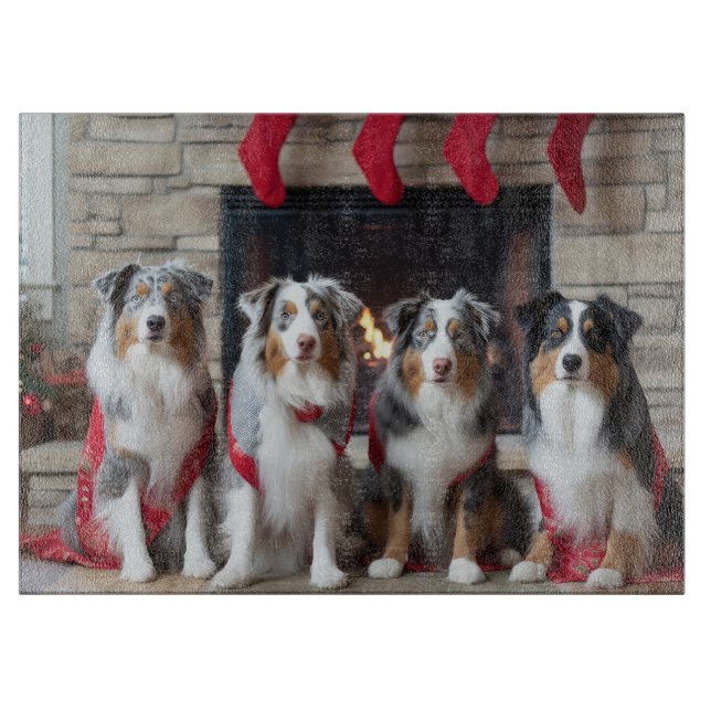 Australischer Schäferhund am Feuerplatz Weihnachte Schneidebrett (Vorderseite)