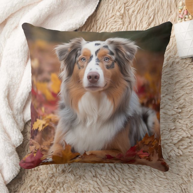 Australischer Schäferhund im Herbstfall Inspiriert Kissen (Decke)