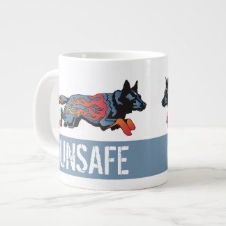 Australischer Vieh-Hund - unsicher mit irgendeiner Jumbo-Tasse