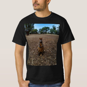 Australisches Wallaby hält einen Stock, T-Shirt