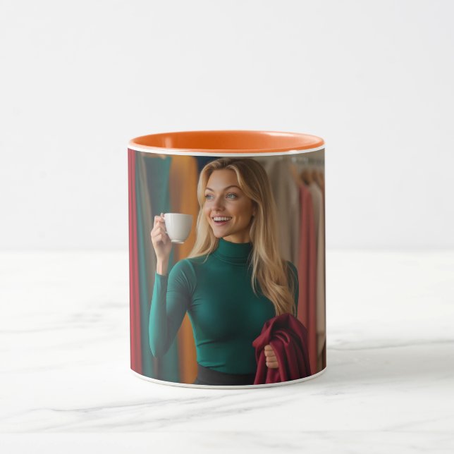 Auswahl eines Stoffes mit Kaffee in Hand 2 Tasse (Zentrum)