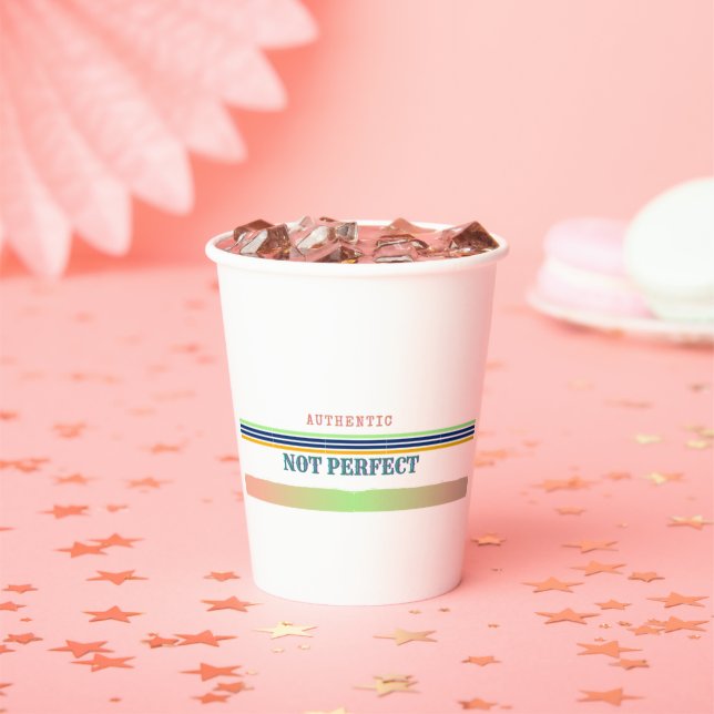 "Authentischer, nicht perfekter Party Paper Cup -  Pappbecher (Insitu)