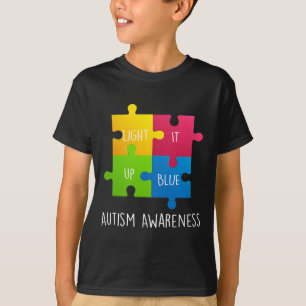 Autismus Bewusstsein Licht es auf blau T-Shirt