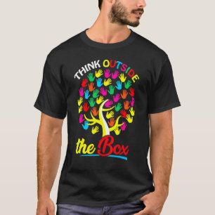 Autismus-Bewusstseins-Tag Denk außerhalb des Box-B T-Shirt