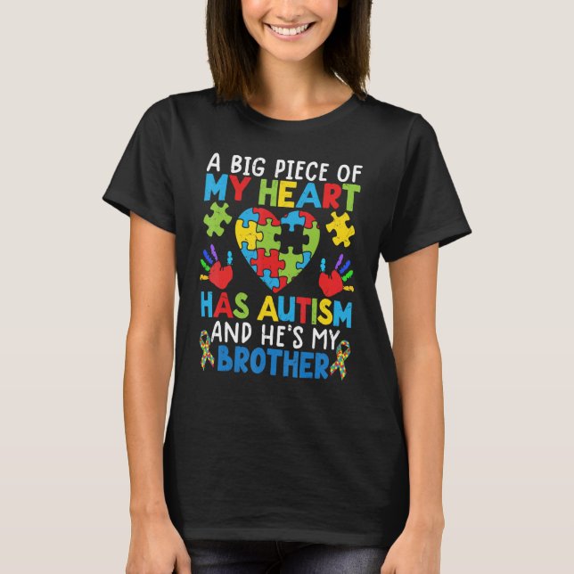 Autismus Ein großes Stück meines Herzens hat Autis T-Shirt (Vorderseite)