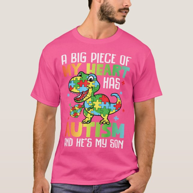 Autismus Mama ein großes Stück meines Herzens hat  T-Shirt (Vorderseite)