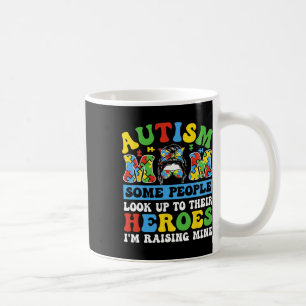 Autismus Mama einige Leute schauen auf Helden, die Kaffeetasse