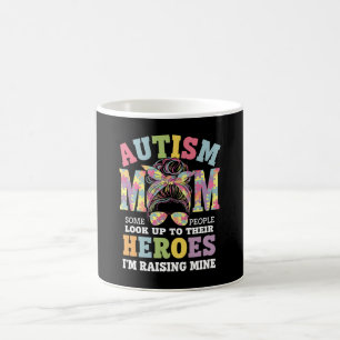 Autismus-Mama erzieht Held Unordentlicher Dutt Aut Kaffeetasse