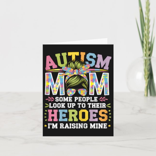 Autismus Mama Raising Hero Groovy Messy Bun Autism Karte (Vorderseite)