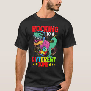 Autismus Rockt In Einer Anderen Tonart T-Rex Hält T-Shirt