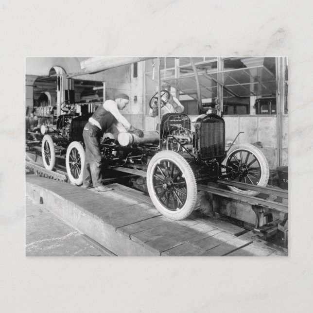 Auto Assembly Line, 1920er Postkarte (Vorderseite)