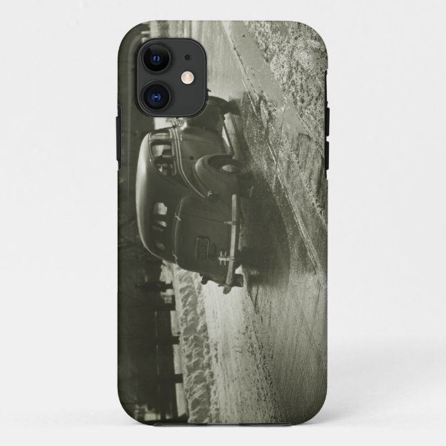 Auto auf der Straße Case-Mate iPhone Hülle (Rückseite)