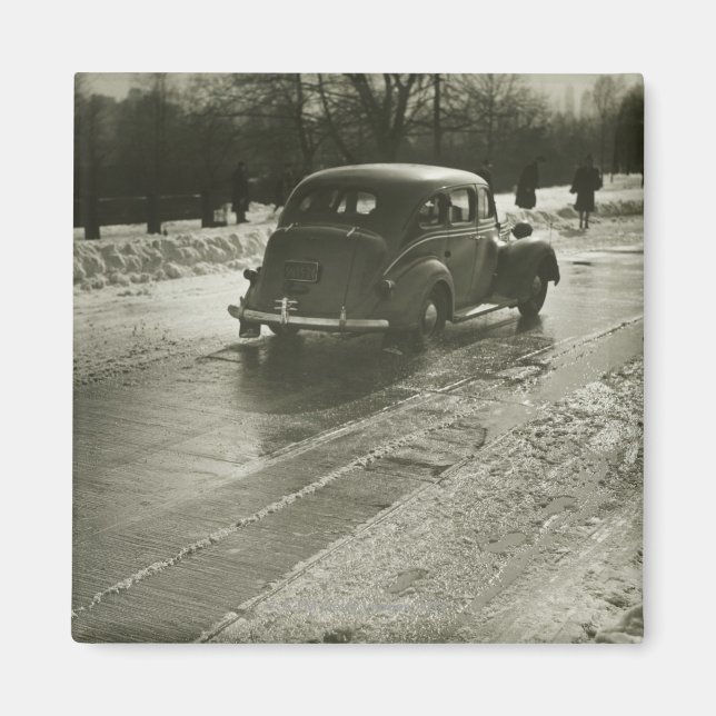 Auto auf der Straße Magnet (Vorne)