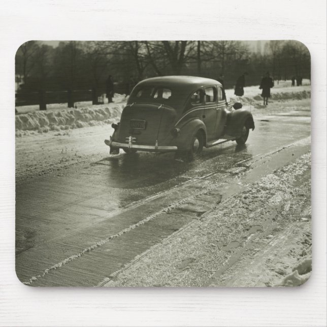 Auto auf der Straße Mousepad (Vorne)
