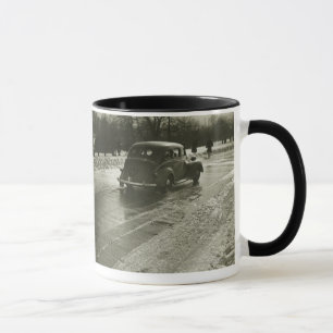 Auto auf Straße Tasse