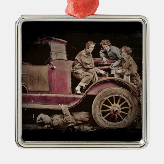 Auto-Mechaniken für Mädchen in den 20er Jahren Silbernes Ornament (Vorne)