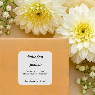 Autocollant de faveur carré pour mariage noir et b