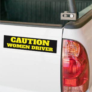 AUTOCOLLANT DE VOITURE ATTENTION, FEMMES CONDUCTEUR