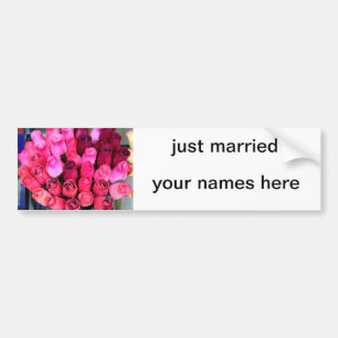 Autocollant De Voiture bouquet rose vient de se marier bumper sticker