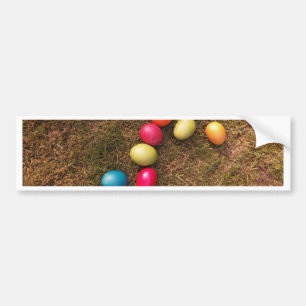 Autocollant De Voiture Oeufs peints colorés dans le jardin, Oeufs de Pâqu