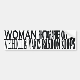 AUTOCOLLANT DE VOITURE PHOTOGRAPHE DE FEMME À BORD