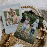 Autograph | Frohe Weihnachten Vertikales Foto Folien Feiertagskarte<br><div class="desc">Versenden Sie Ihre Urlaubstage mit unseren eleganten Fotokarten an Freunde und Familie im schicken Stil. Design zeigt Ihr liebstes vertikal oder portrait orientiertes Foto mit "Frohe Weihnachten" überlagert in glänzenden goldfolienhandschrift. Personalisieren Sie Ihre Daten mit Ihrem Familiennamen und dem Jahr in der unteren rechten Ecke. Fügen Sie dem Rücken weitere...</div>