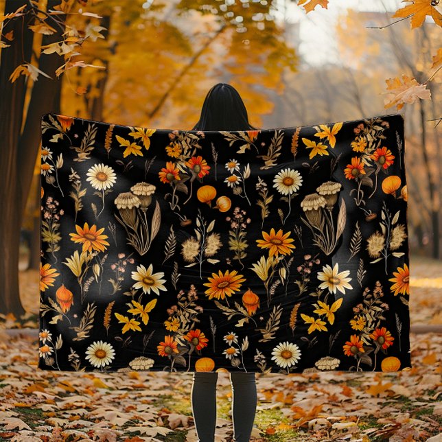 Autumn Daisies Goblincore Floral Fleecedecke (Von Creator hochgeladen)