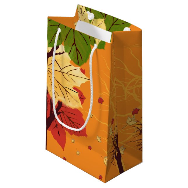 Autumn Leaves at Sunset Kleine Geschenktüte (Vorderseite Schrägansicht)