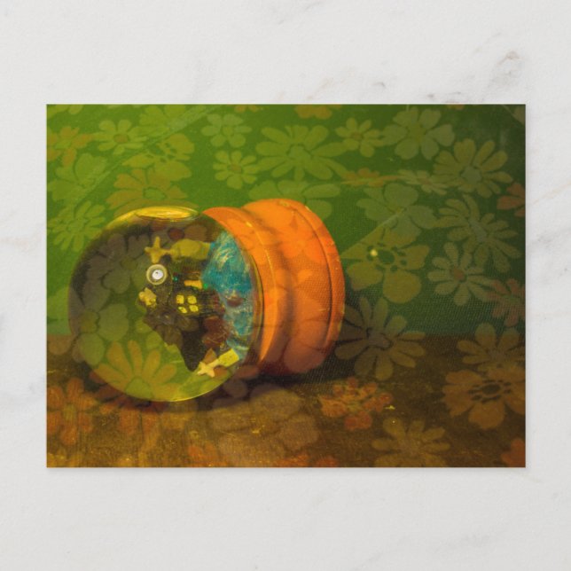 Autumnal Snow Globe Postkarte (Vorderseite)