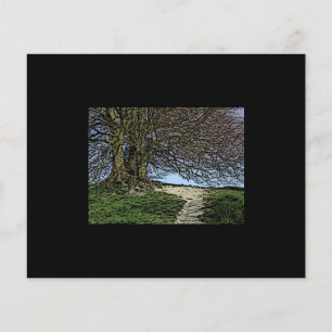 Avebury, Wiltshire, England. Baum und Pfad.