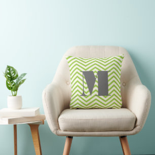 Avocado Green Ivory und Gray Monogram Zig Zag Kissen