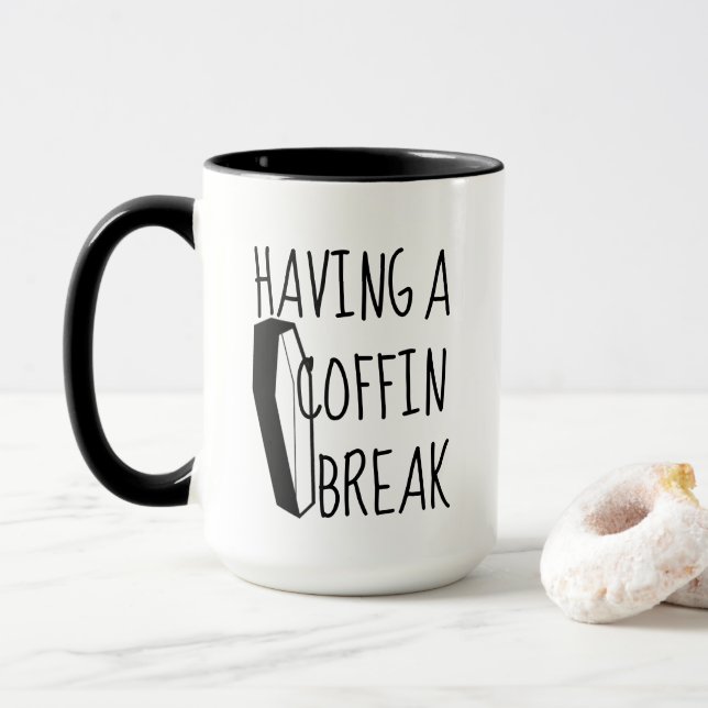 Avoir une tasse de café de coupure de cercueil (Avec donut)