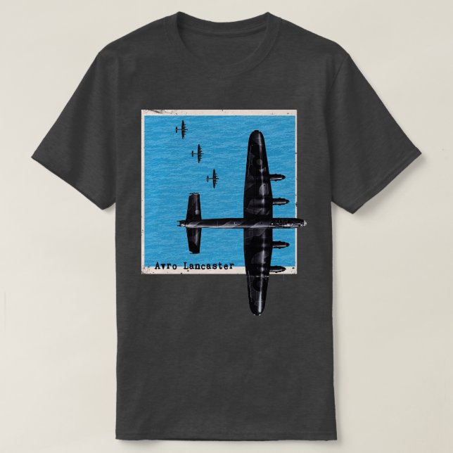 Avro Lancaster Bomber Flugzeug WW2 über Meer T-Shirt (Design vorne)