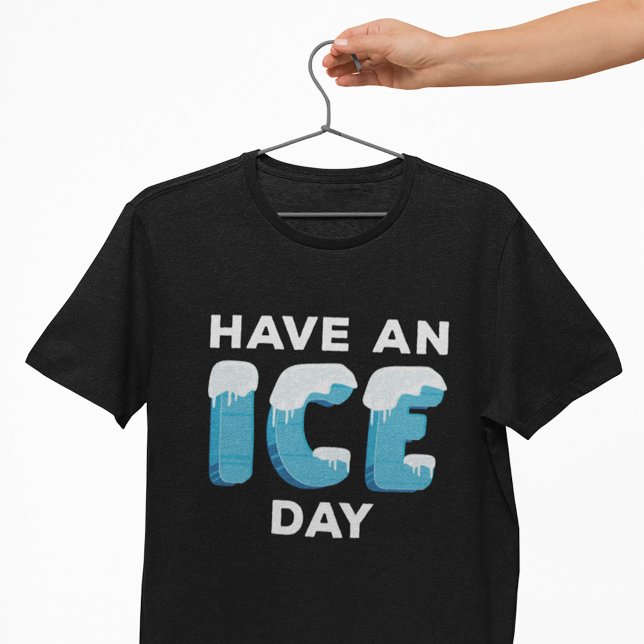 Ayez Un T-Shirt De Jour De Glace (Créateur téléchargé)