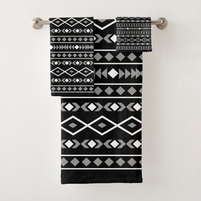 Aztec Shapes Pattern Grau Schwarz Badhandtuch Set (Insitu)