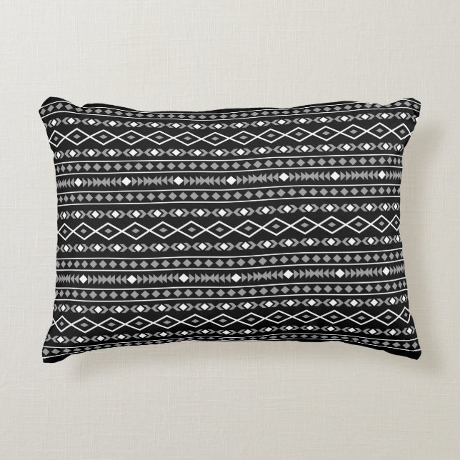 Aztec Shapes Pattern Grau Schwarz Dekokissen (Vorderseite)