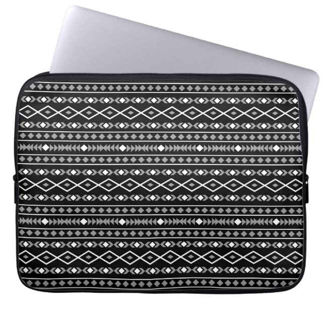 Aztec Shapes Pattern Grau Schwarz Laptopschutzhülle (Vorderseite)