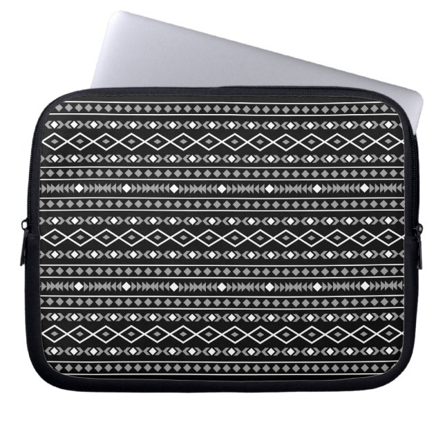 Aztec Shapes Pattern Grau Schwarz Laptopschutzhülle (Vorderseite)