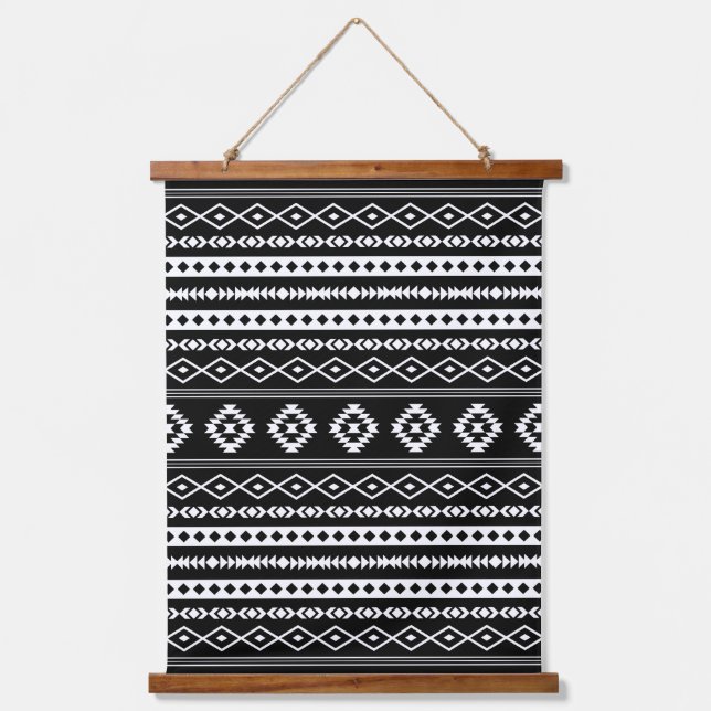 Aztec White on Black Mixed Motifs Pattern Wandteppich Mit Holzrahmen (Vorderseite)