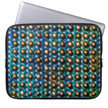 azul esverdeada com esferas marrom e furos redondo