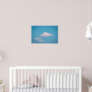 Azurne Träume: Minimalistische Sommerwolken Poster