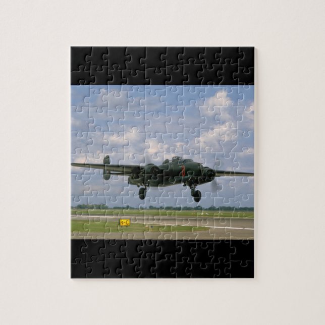 B25 kurz vor Landing_WWII Flugzeuge (Vertikal)