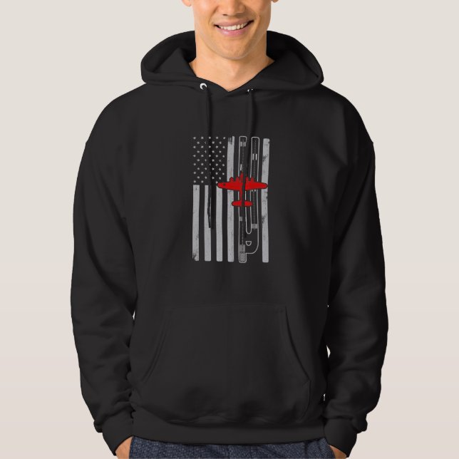B-17 Flying Fortress Airplane American Flag Runway Hoodie (Vorderseite)