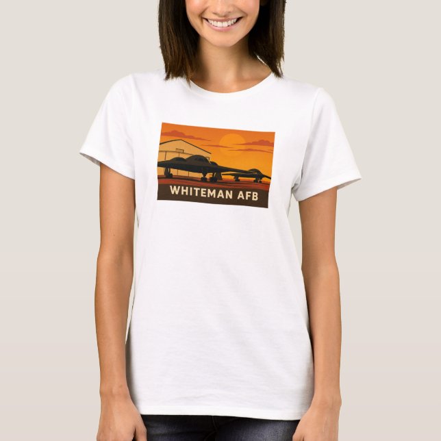 B-2 Jet Sunset Art - Whiteman AFB Poster Style T-Shirt (Vorderseite)