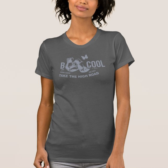 B COOL-blau-grau auf dunkelgrau T-Shirt (Vorderseite)